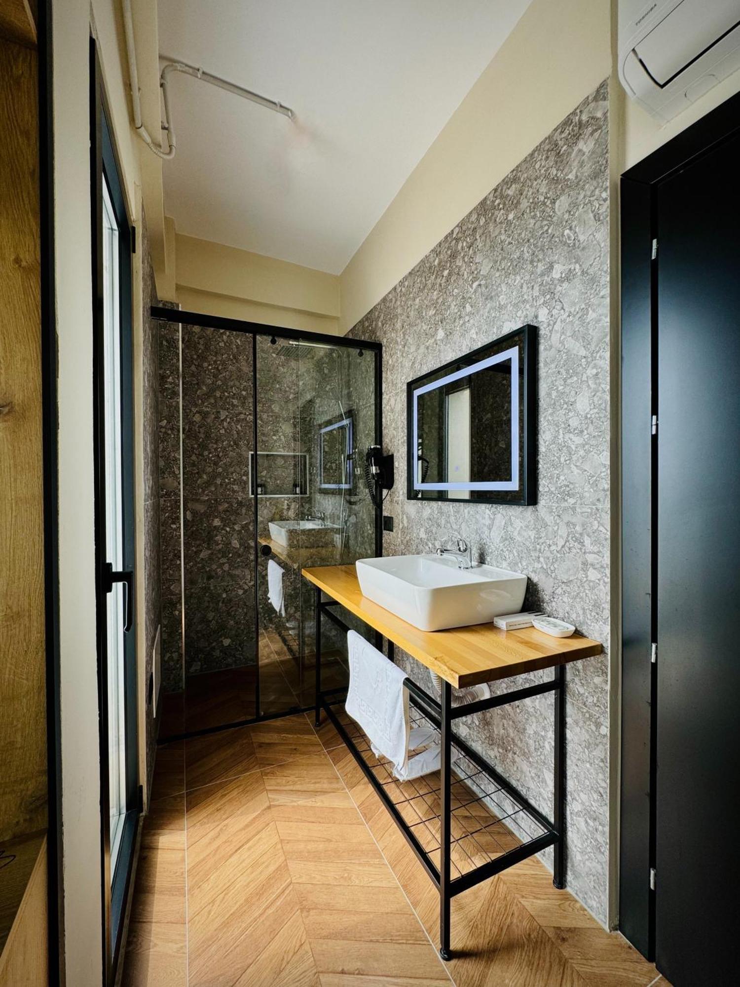Gogo'S Boutique Hotel Dhermi Exterior photo